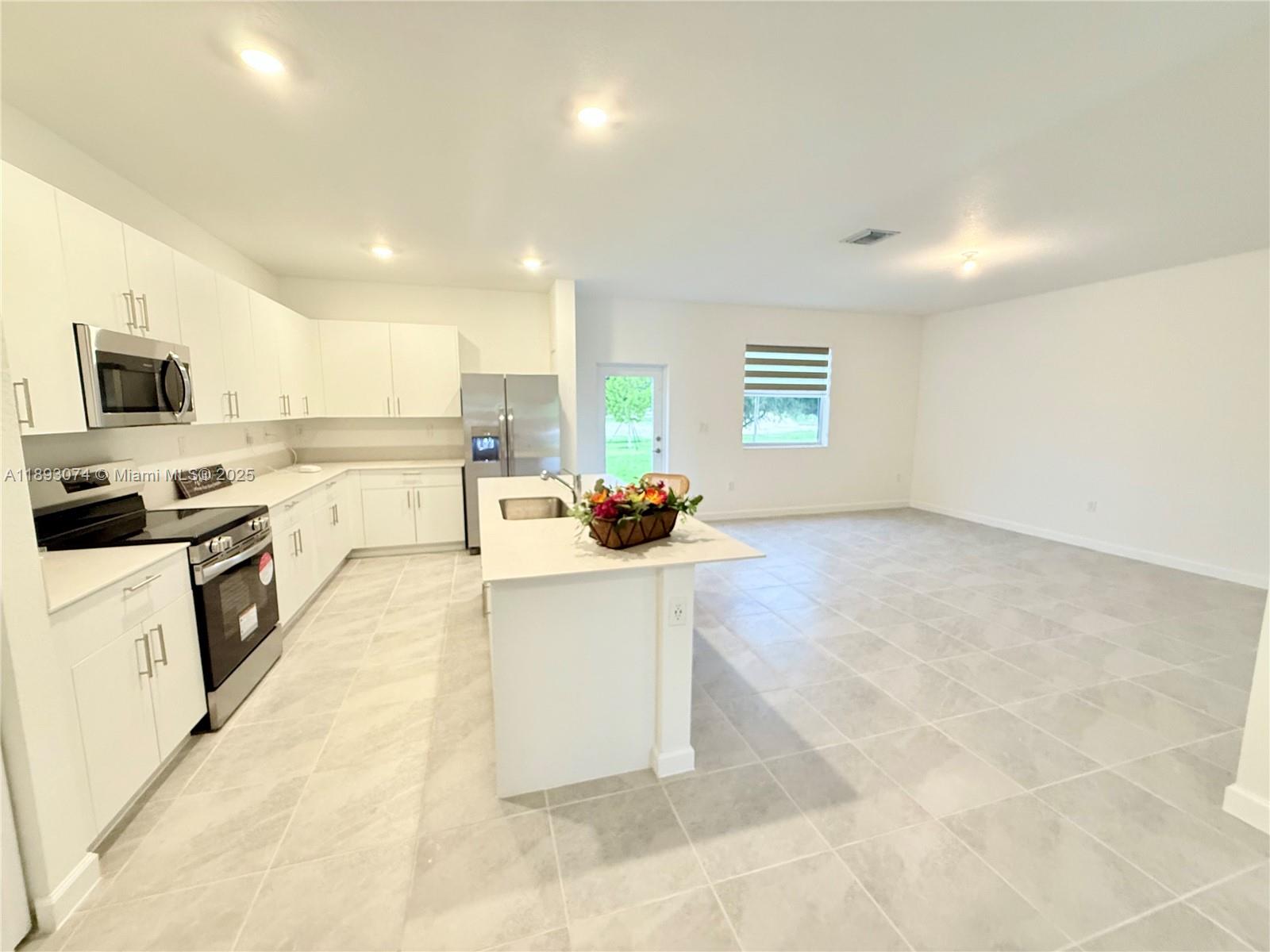 2760 SE 23rd Ave 2760