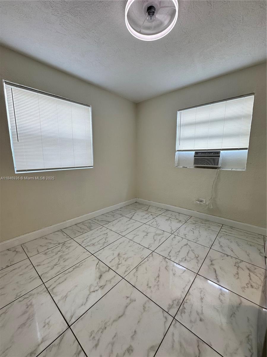 912 NW 9th Ave 8