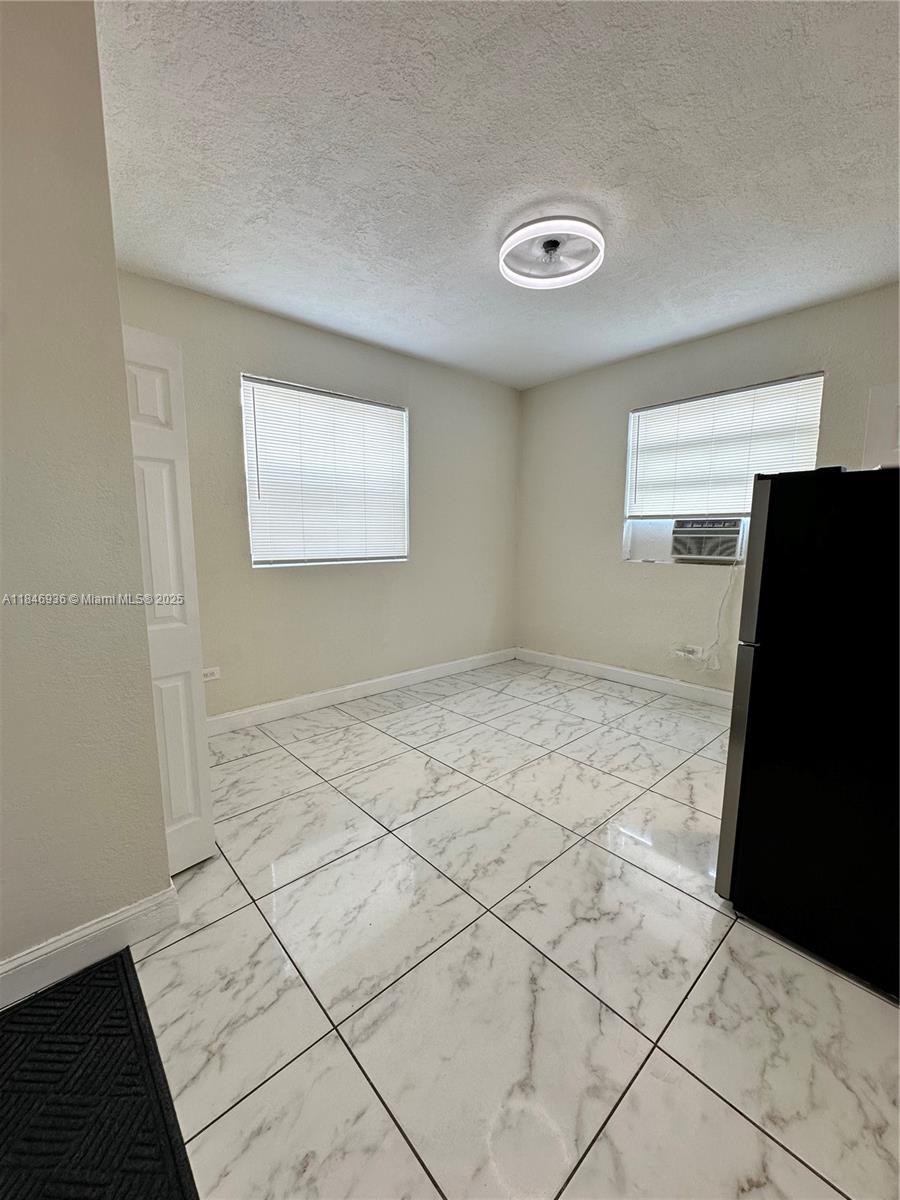 912 NW 9th Ave 8