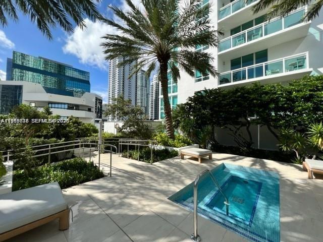 THE PLAZA 851 BRICKELL CO - Residential