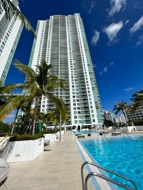 THE PLAZA 851 BRICKELL CO - Residential
