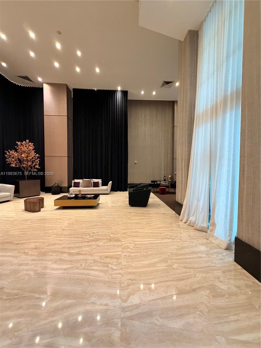 THE PLAZA 851 BRICKELL CO - Residential