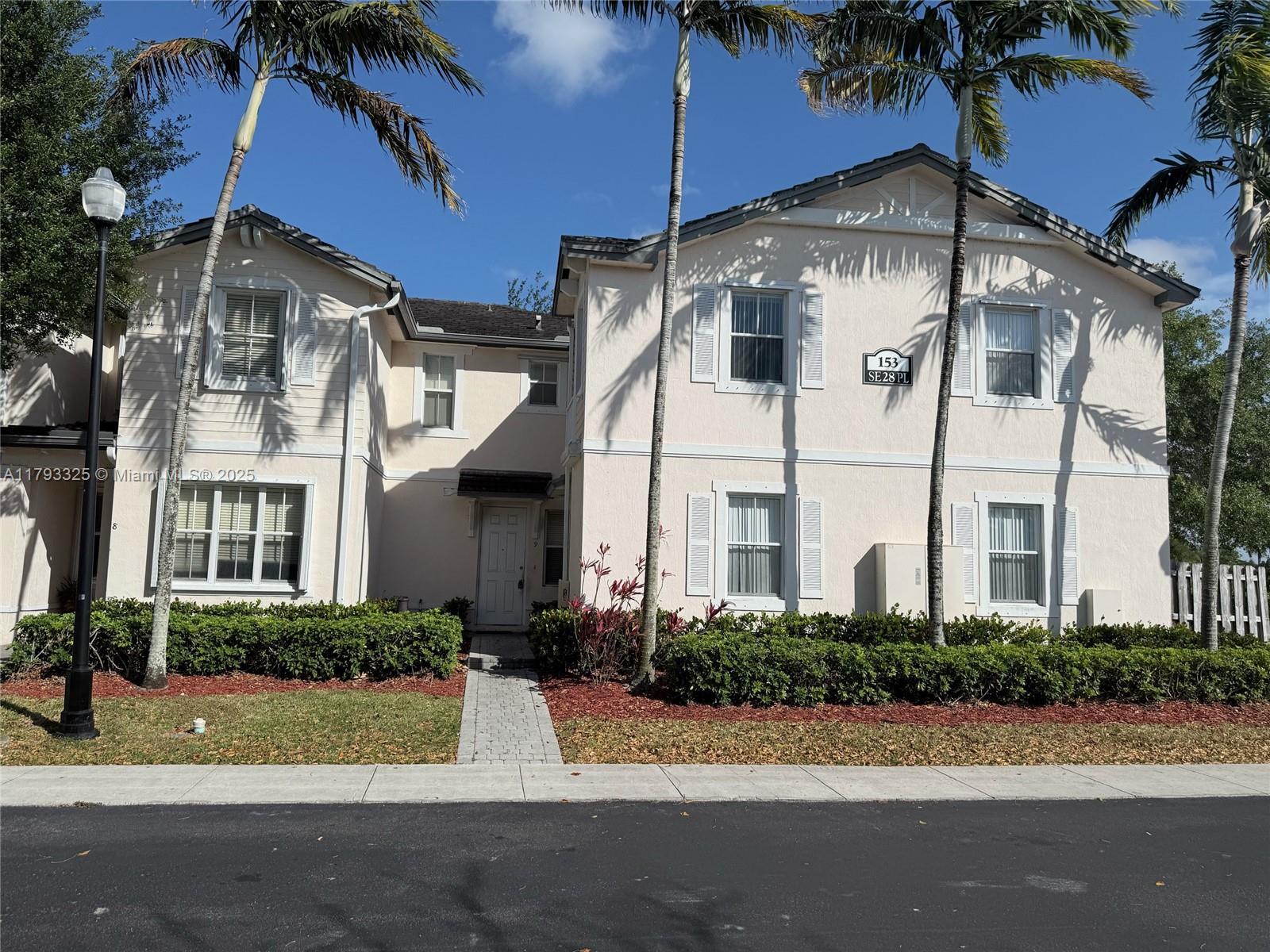 153 Se 28 Pl 9, Homestead, Miami-Dade County, Florida - 3 Bedrooms  
3 Bathrooms - 
