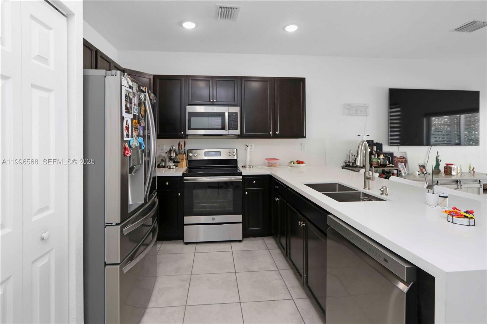 AQUABELLA SECTION TWO - Residential Lease