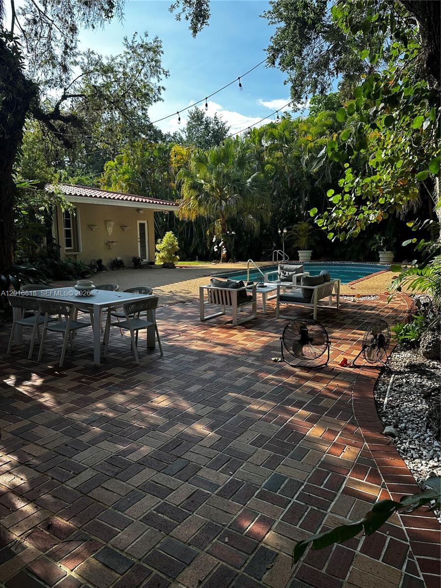721 Saldano Ave 0