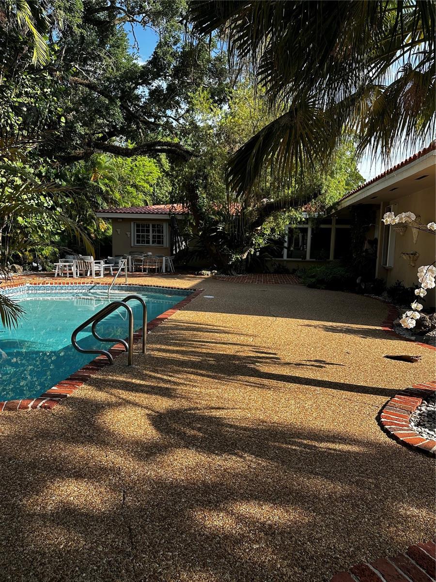 721 Saldano Ave 0