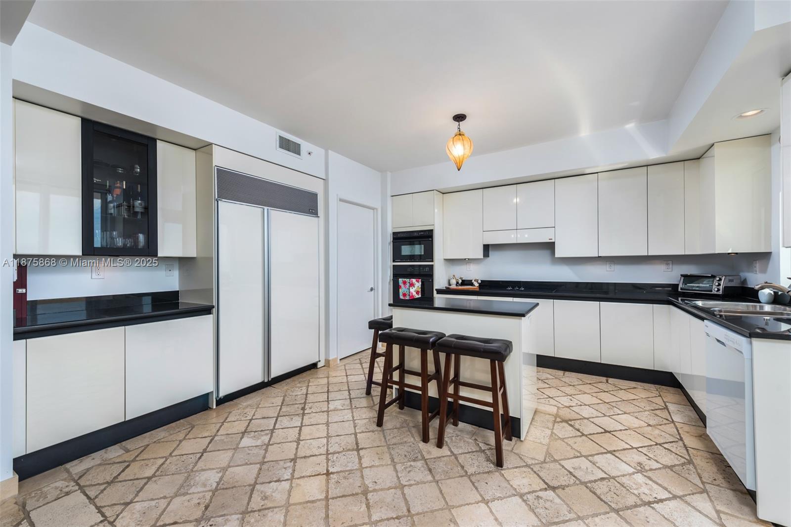 CLUB TOWER ONE CONDO - Residential