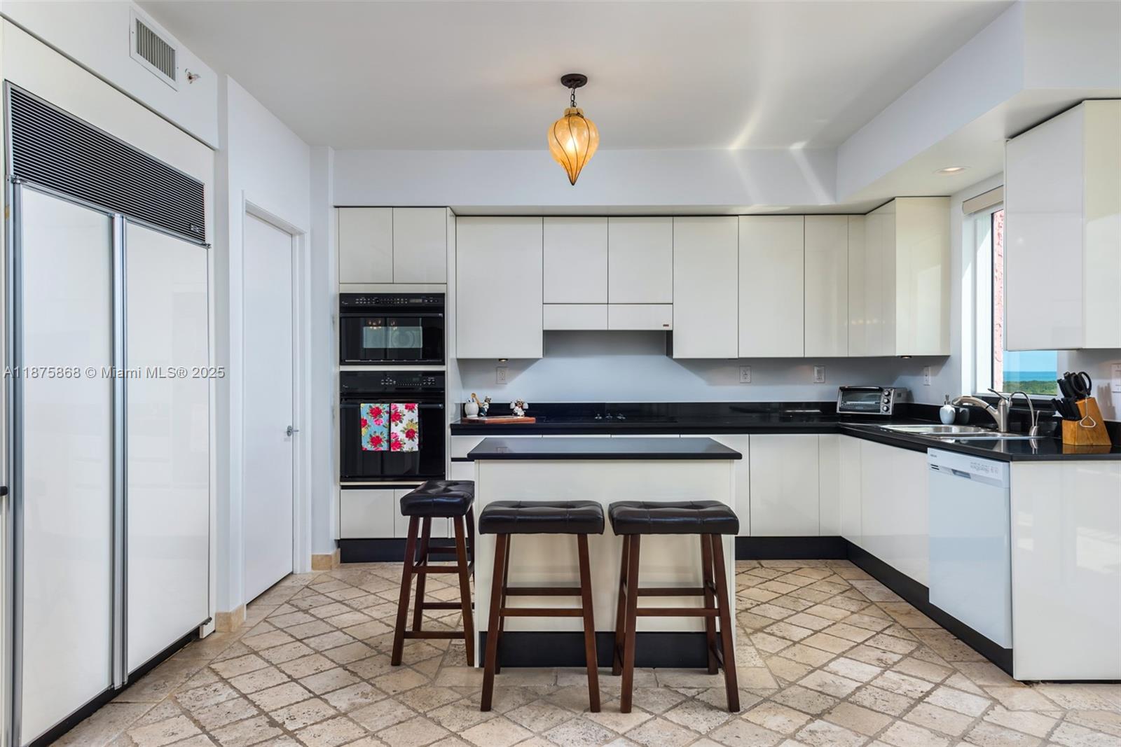 CLUB TOWER ONE CONDO - Residential