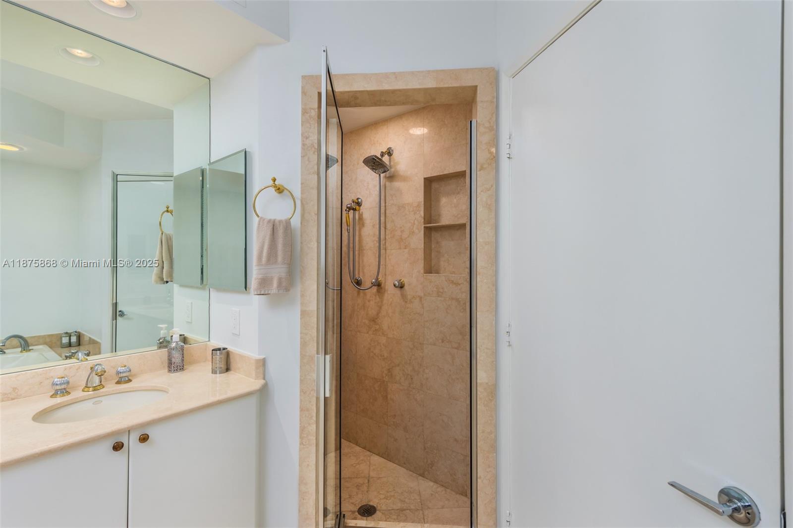 CLUB TOWER ONE CONDO - Residential