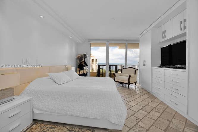 CLUB TOWER ONE CONDO - Residential