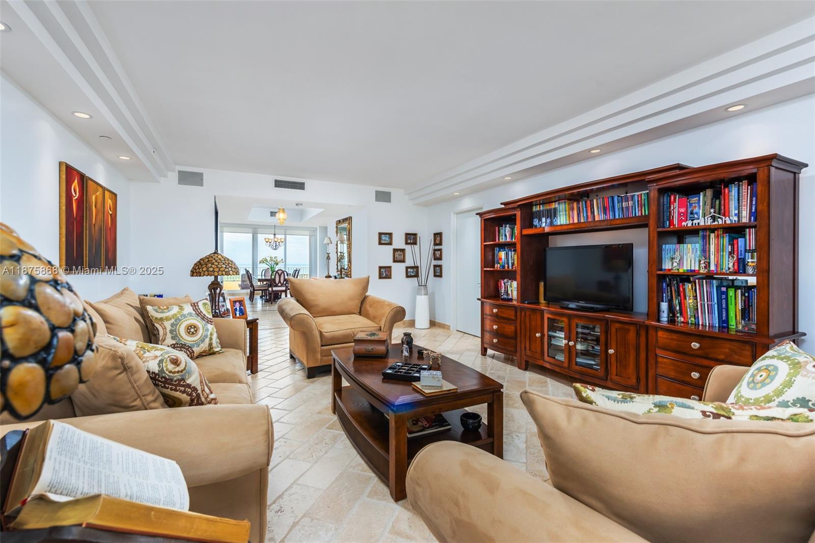 CLUB TOWER ONE CONDO - Residential