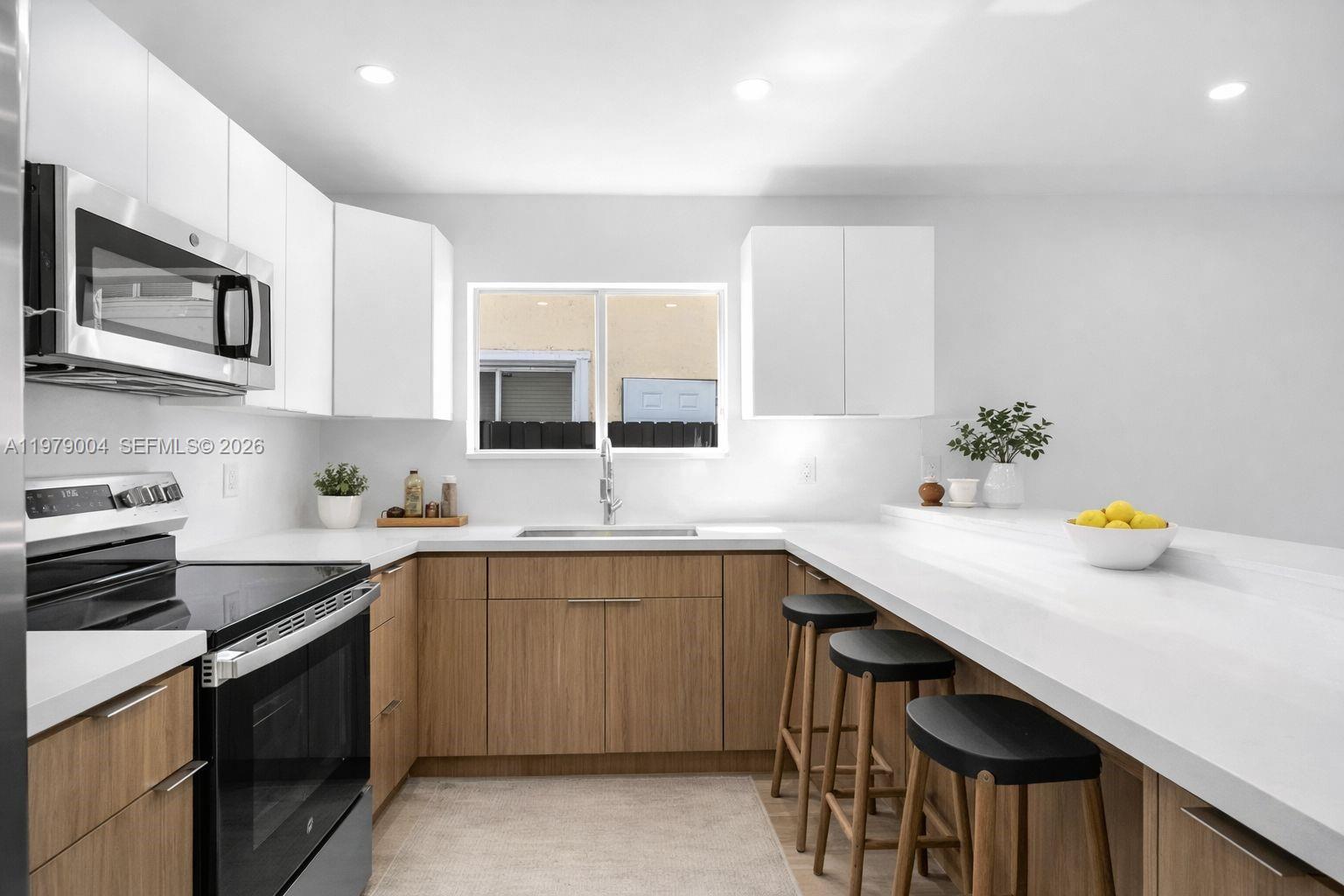 EMILIOS PLACE AT OASIS - Residential Lease