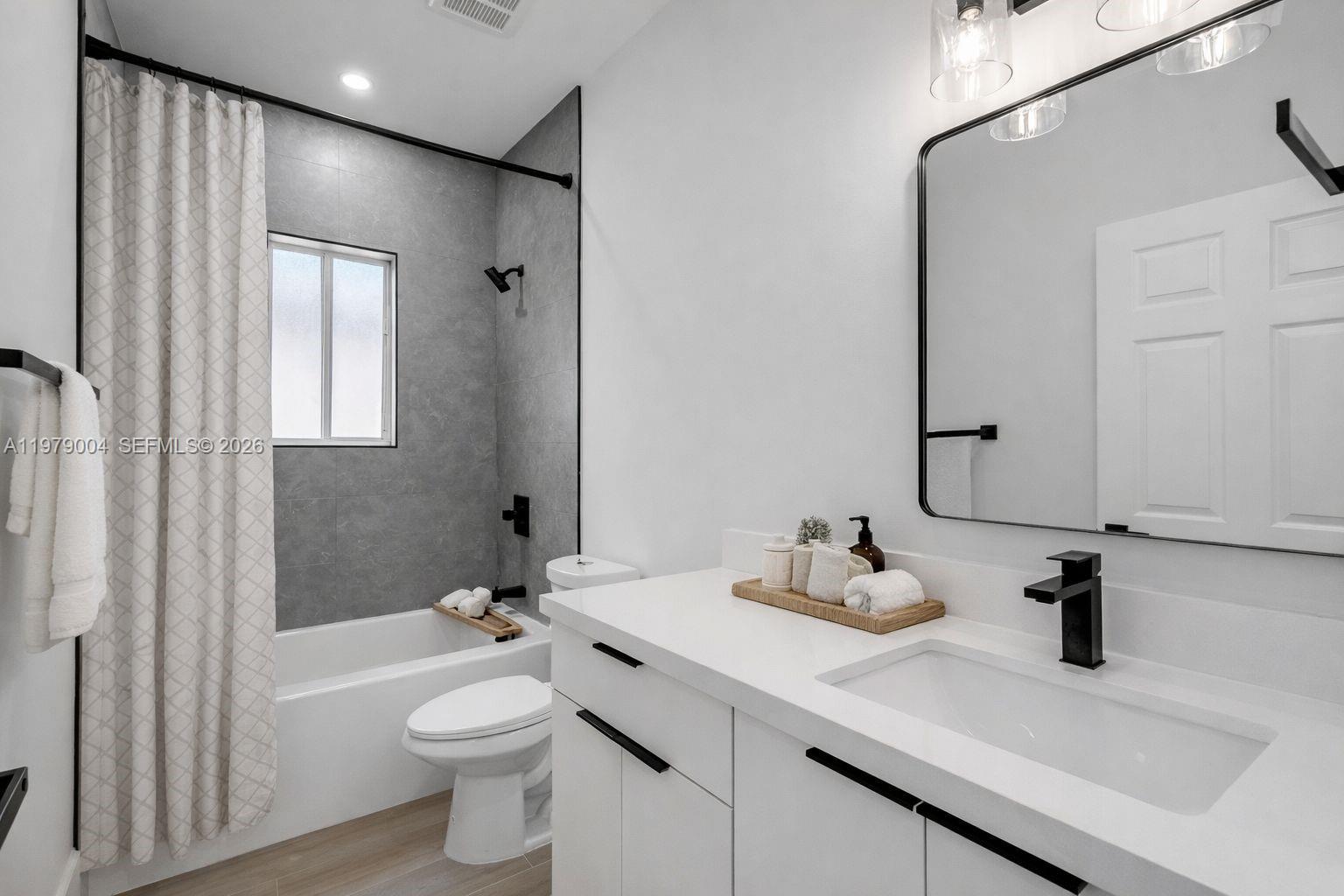 EMILIOS PLACE AT OASIS - Residential Lease