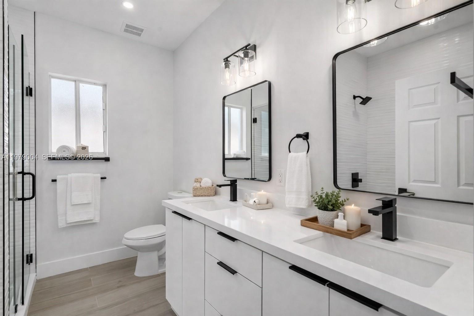 EMILIOS PLACE AT OASIS - Residential Lease