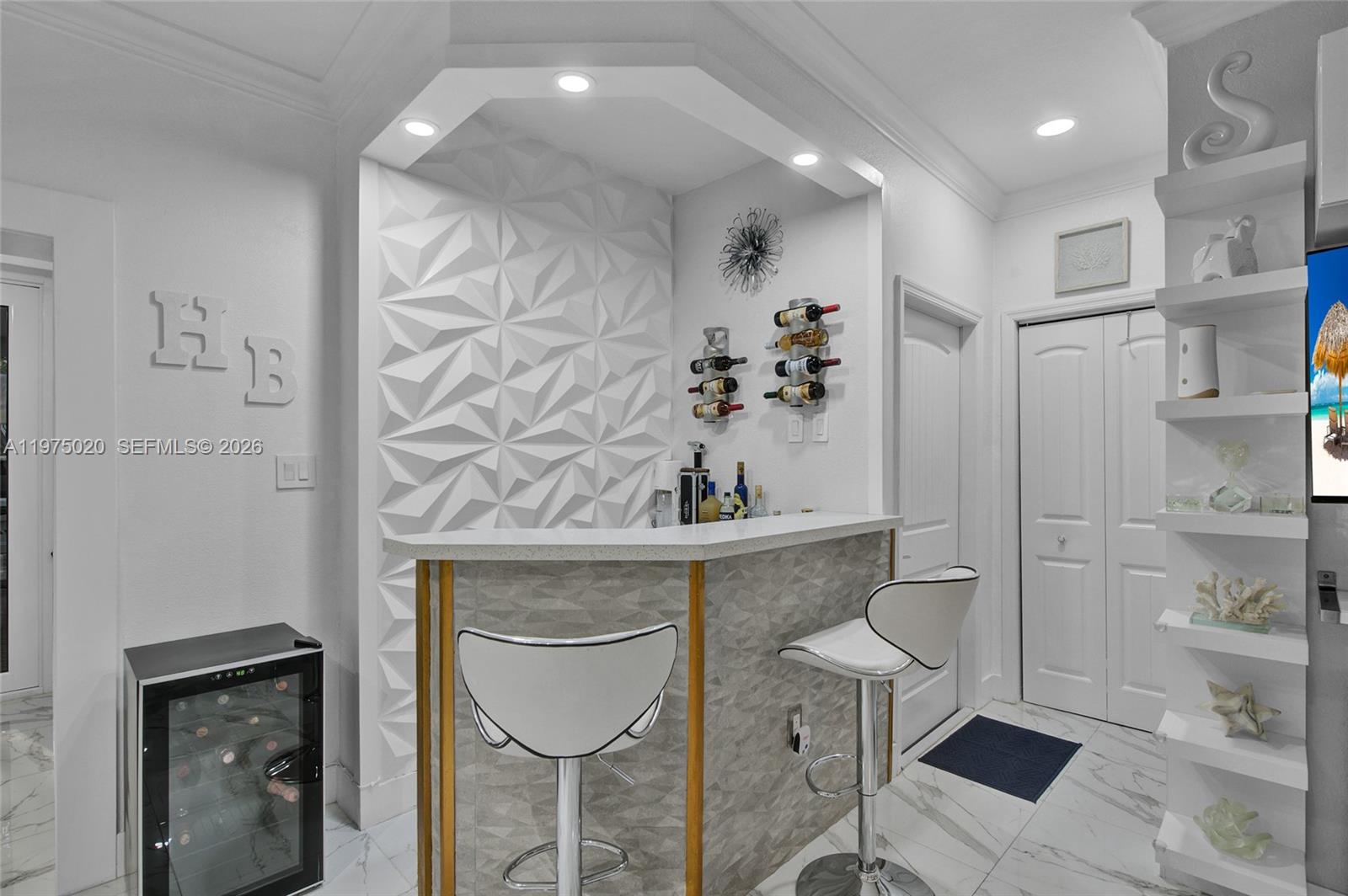 MANDARIN LAKES - Residential