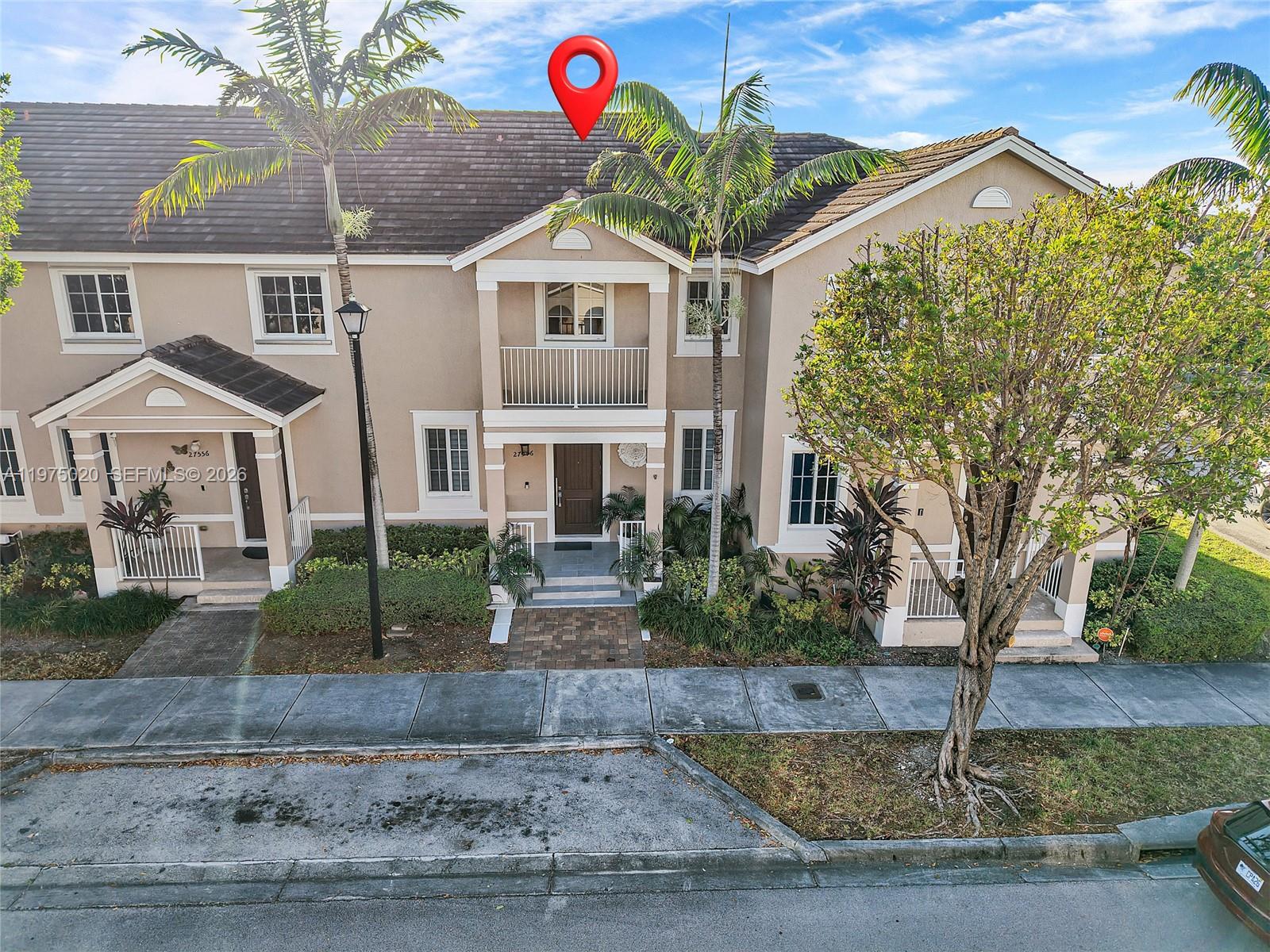 MANDARIN LAKES - Residential