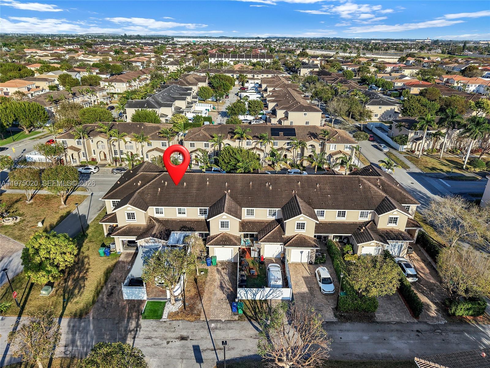 MANDARIN LAKES - Residential