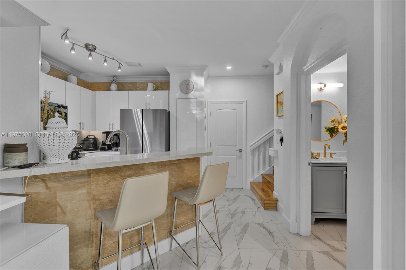 MANDARIN LAKES - Residential