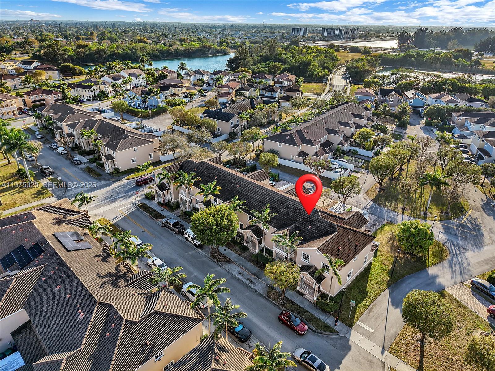 MANDARIN LAKES - Residential