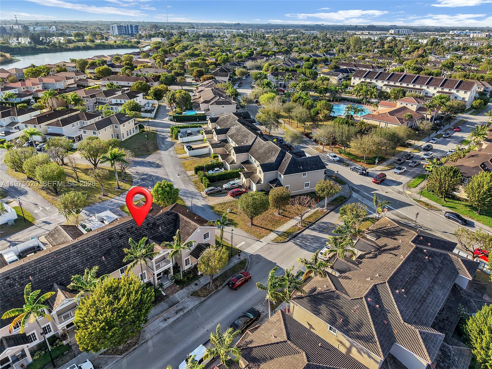 MANDARIN LAKES - Residential