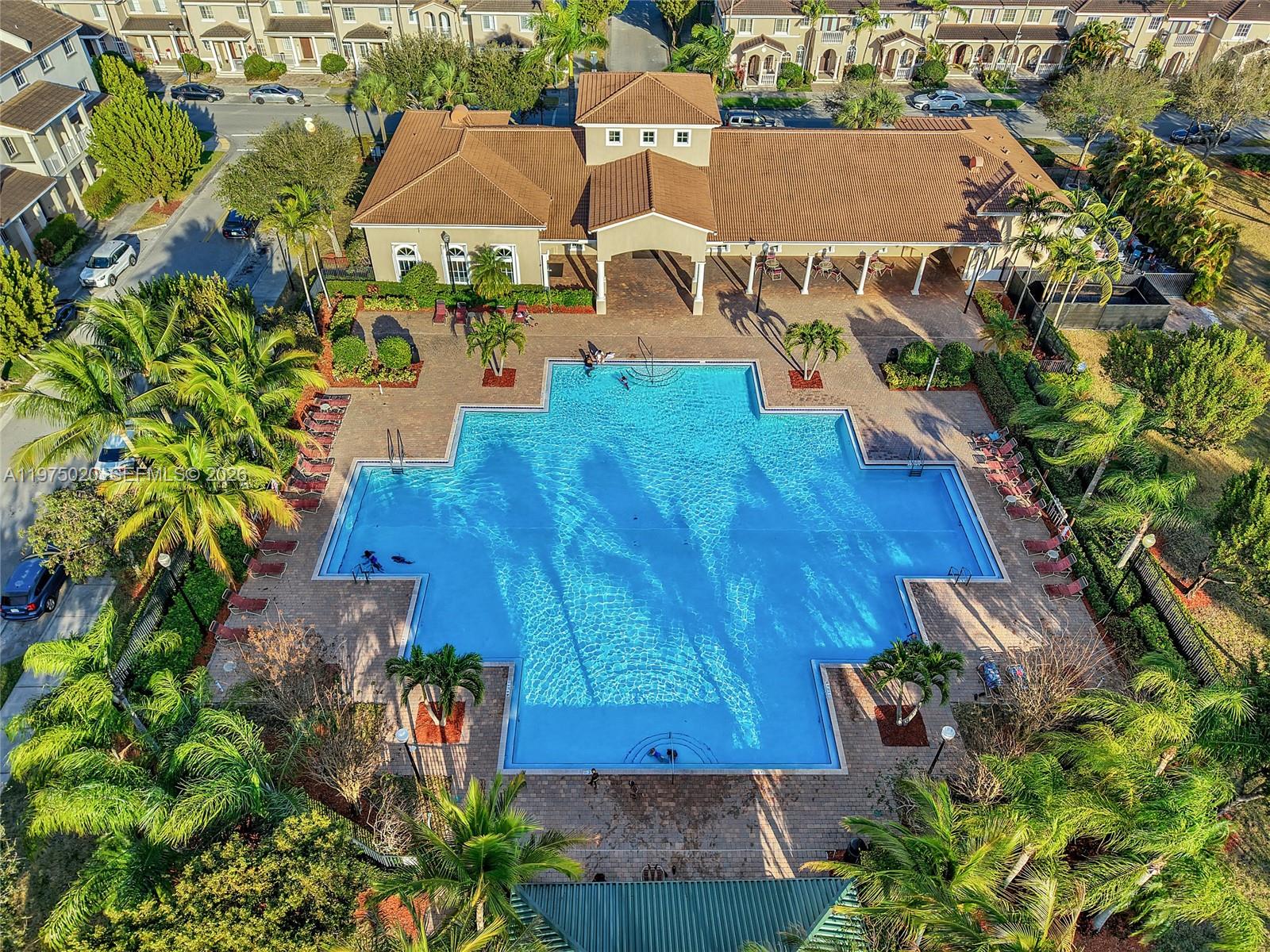 MANDARIN LAKES - Residential