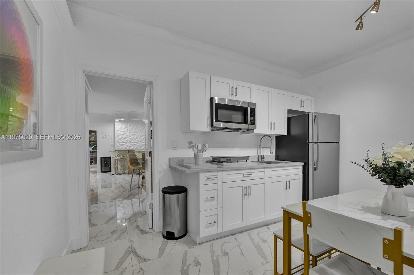 MANDARIN LAKES - Residential