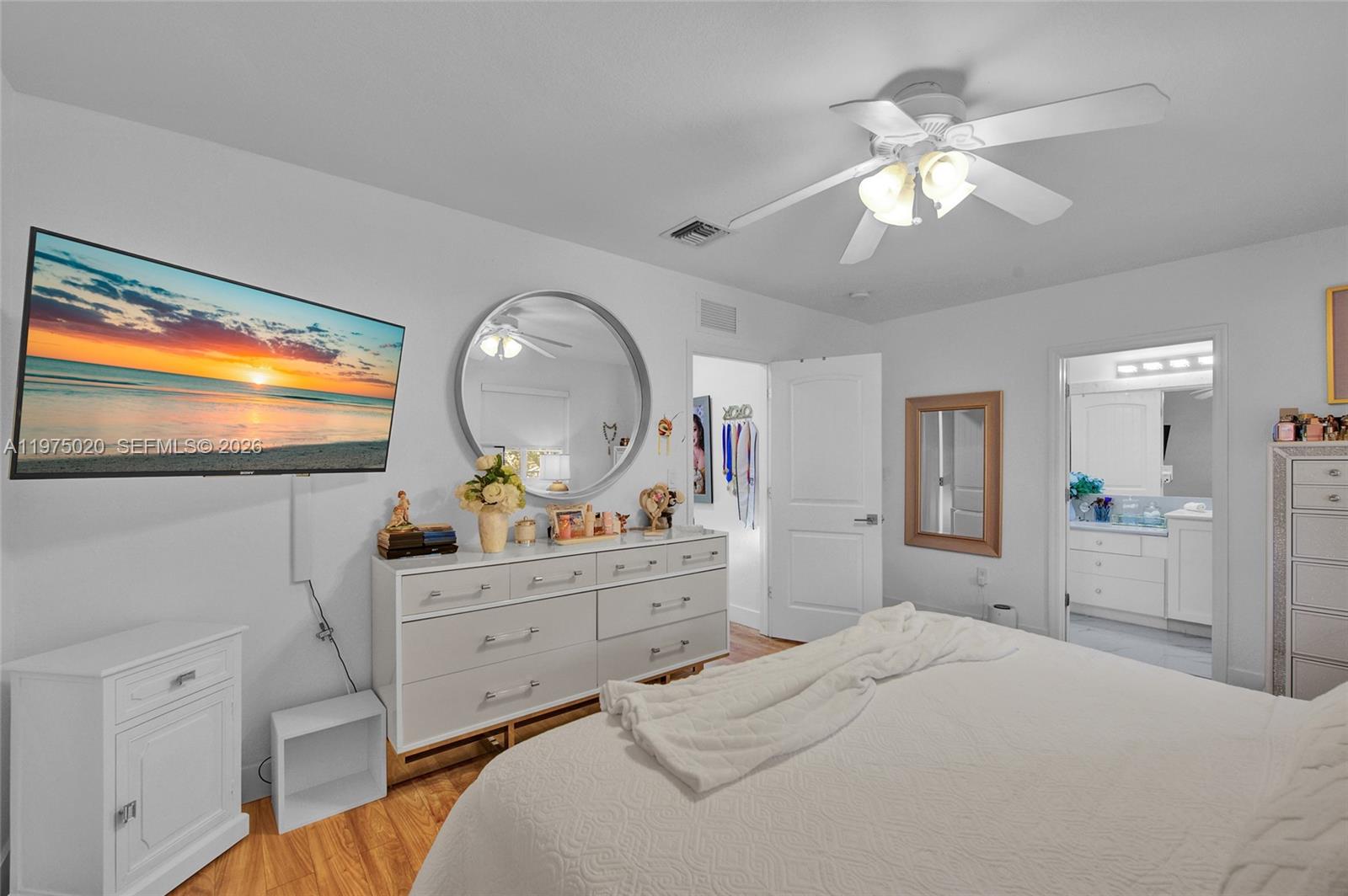 MANDARIN LAKES - Residential