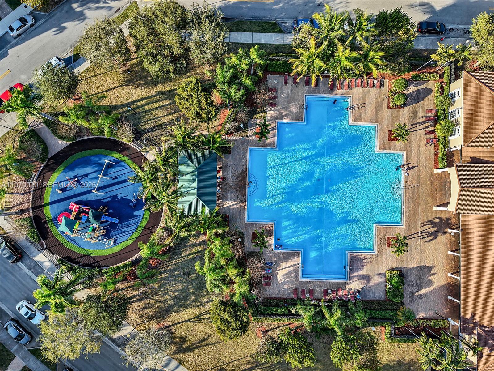 MANDARIN LAKES - Residential