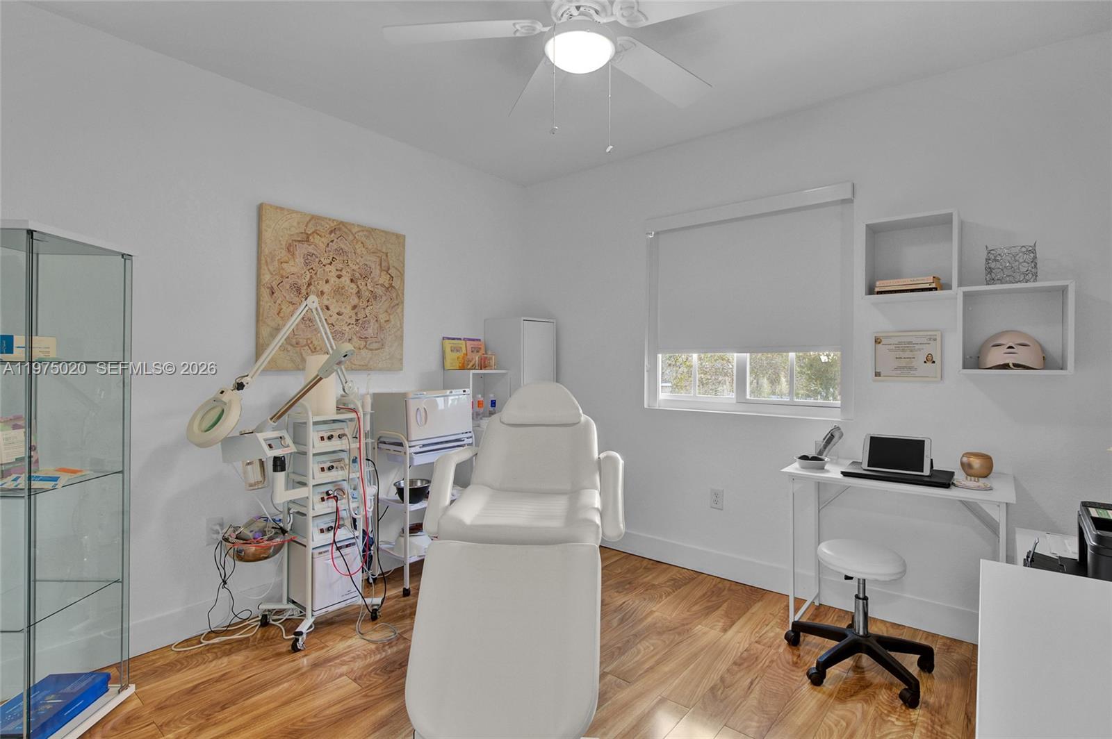 MANDARIN LAKES - Residential