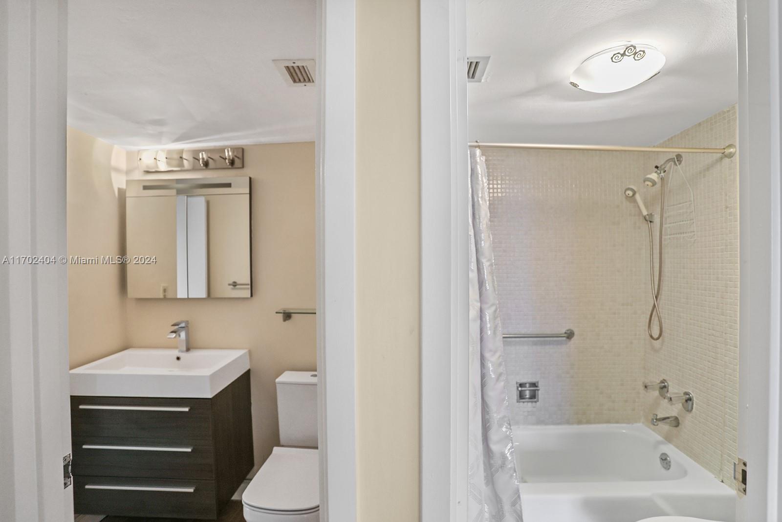 PARKER PLAZA ESTATES COND - Residential