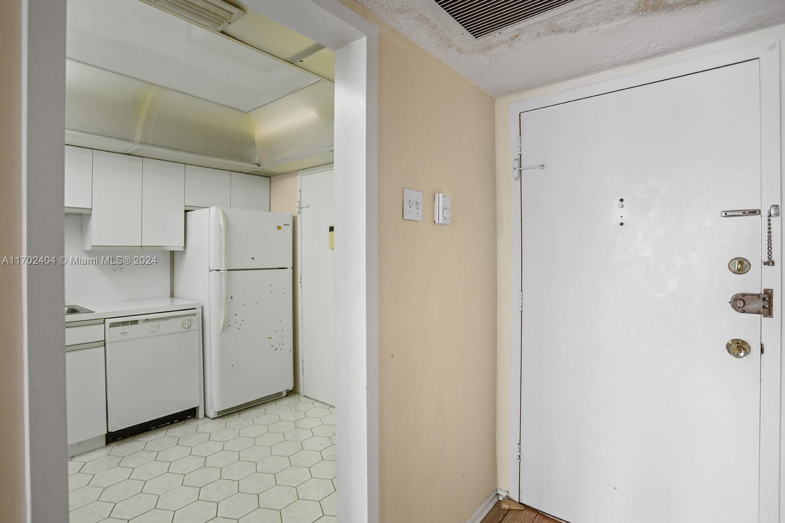 PARKER PLAZA ESTATES COND - Residential