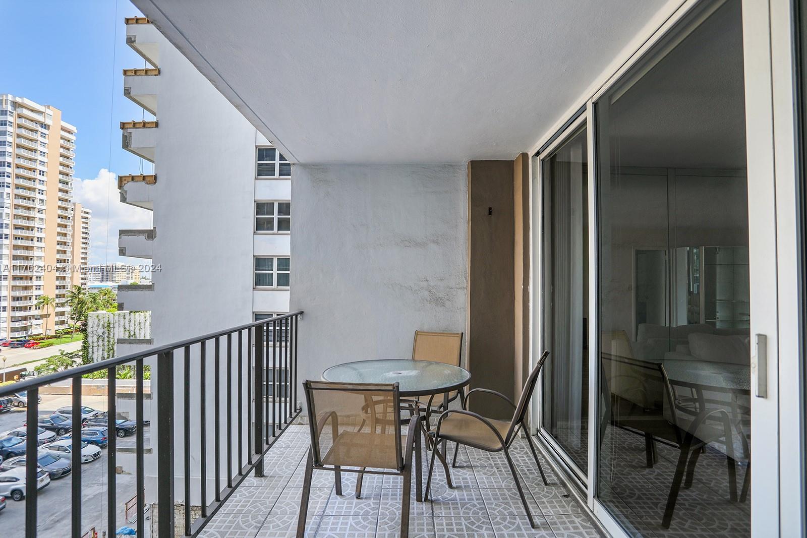 PARKER PLAZA ESTATES COND - Residential