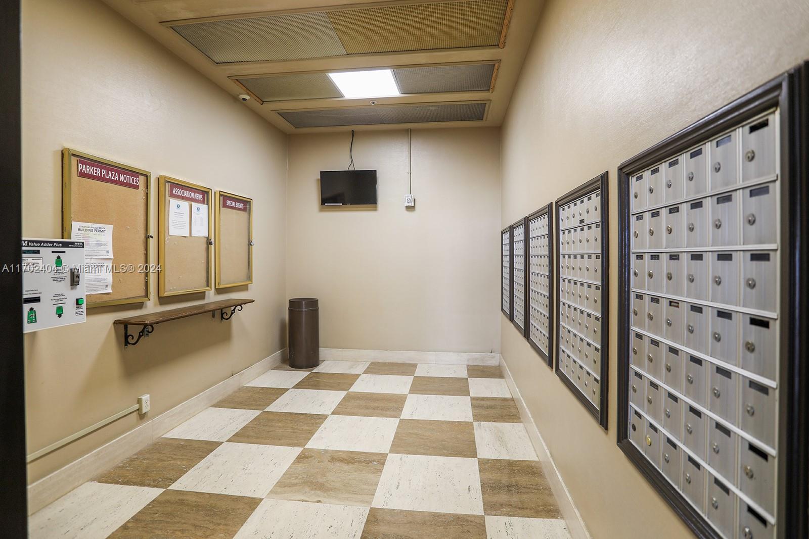 PARKER PLAZA ESTATES COND - Residential