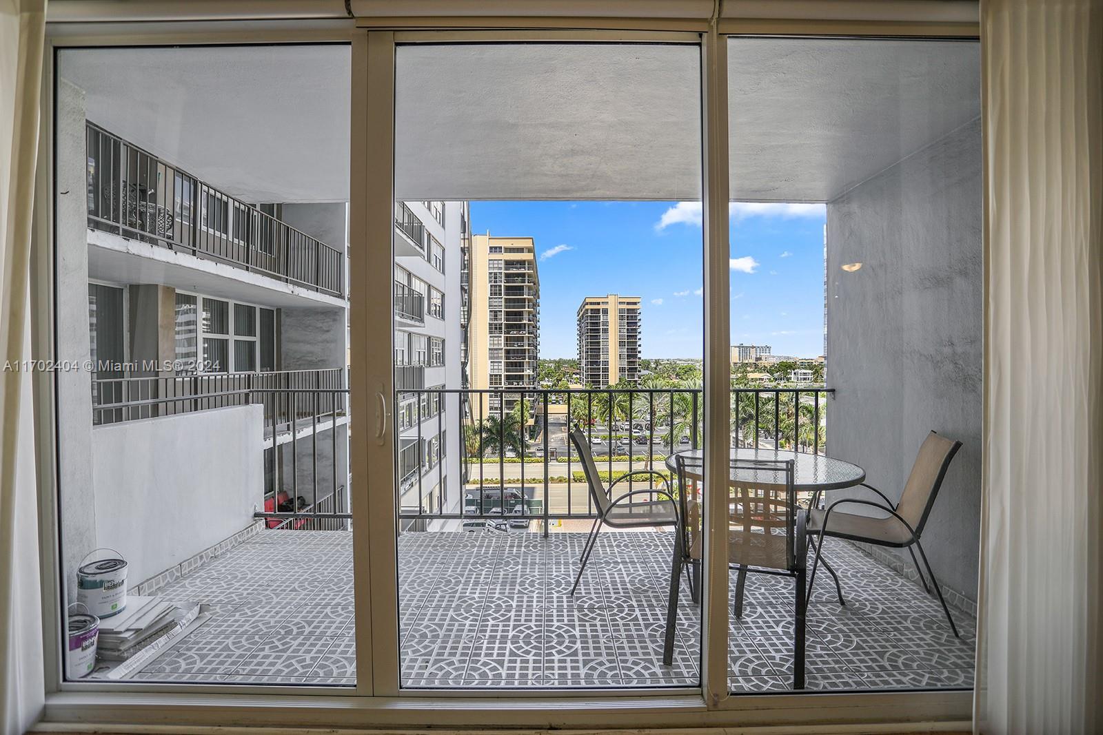 PARKER PLAZA ESTATES COND - Residential