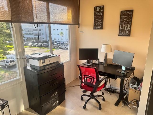 GARNET CONDO - Residential