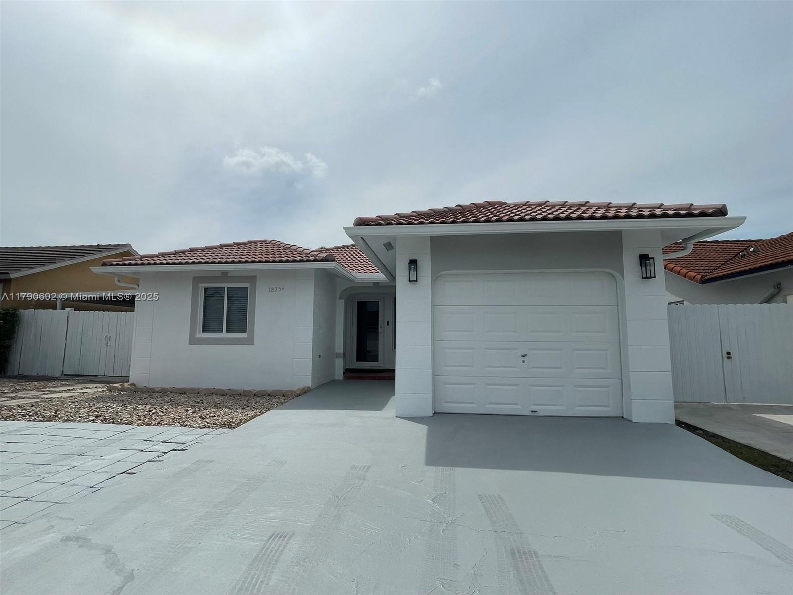 18254 Sw 143rd Pl, Miami, Broward County, Florida - 3 Bedrooms  
2 Bathrooms - 