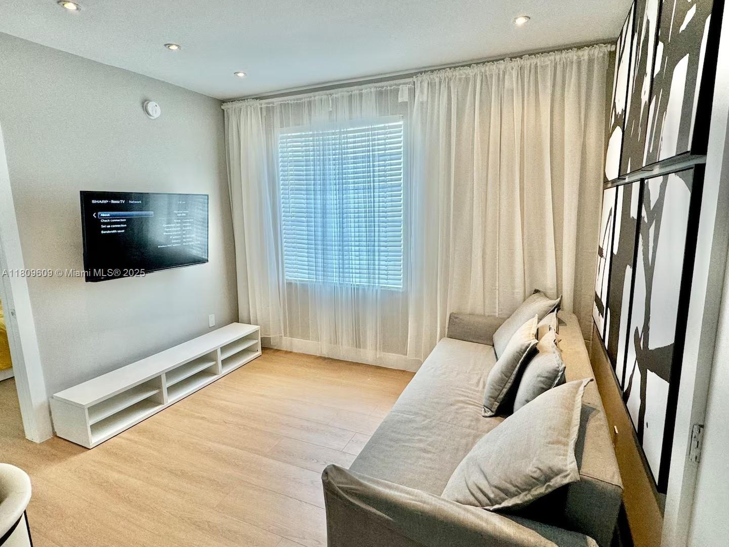 THE EMPIRE CONDO - Residential