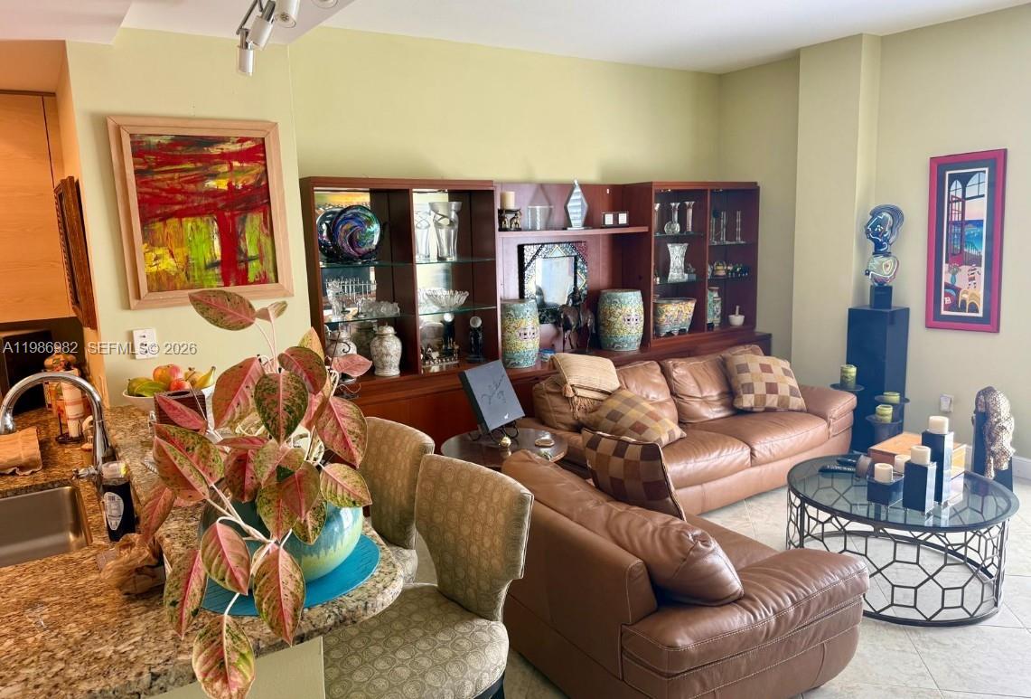 WILTON STATION RES CONDO - Residential