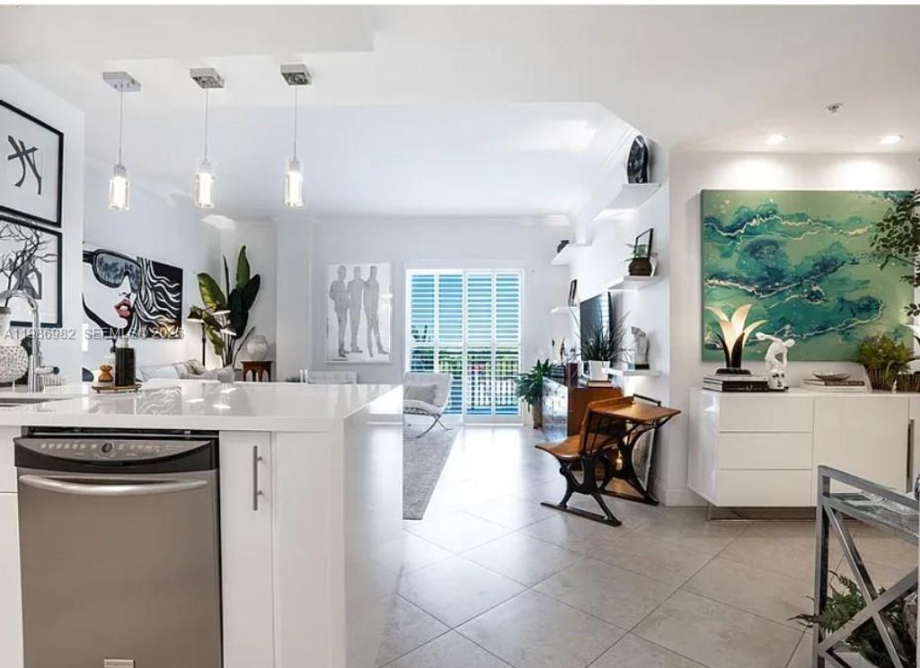 Photo of 2625 NE 14th Ave #406, Wilton Manors, FL 33334 (MLS # A11986982)