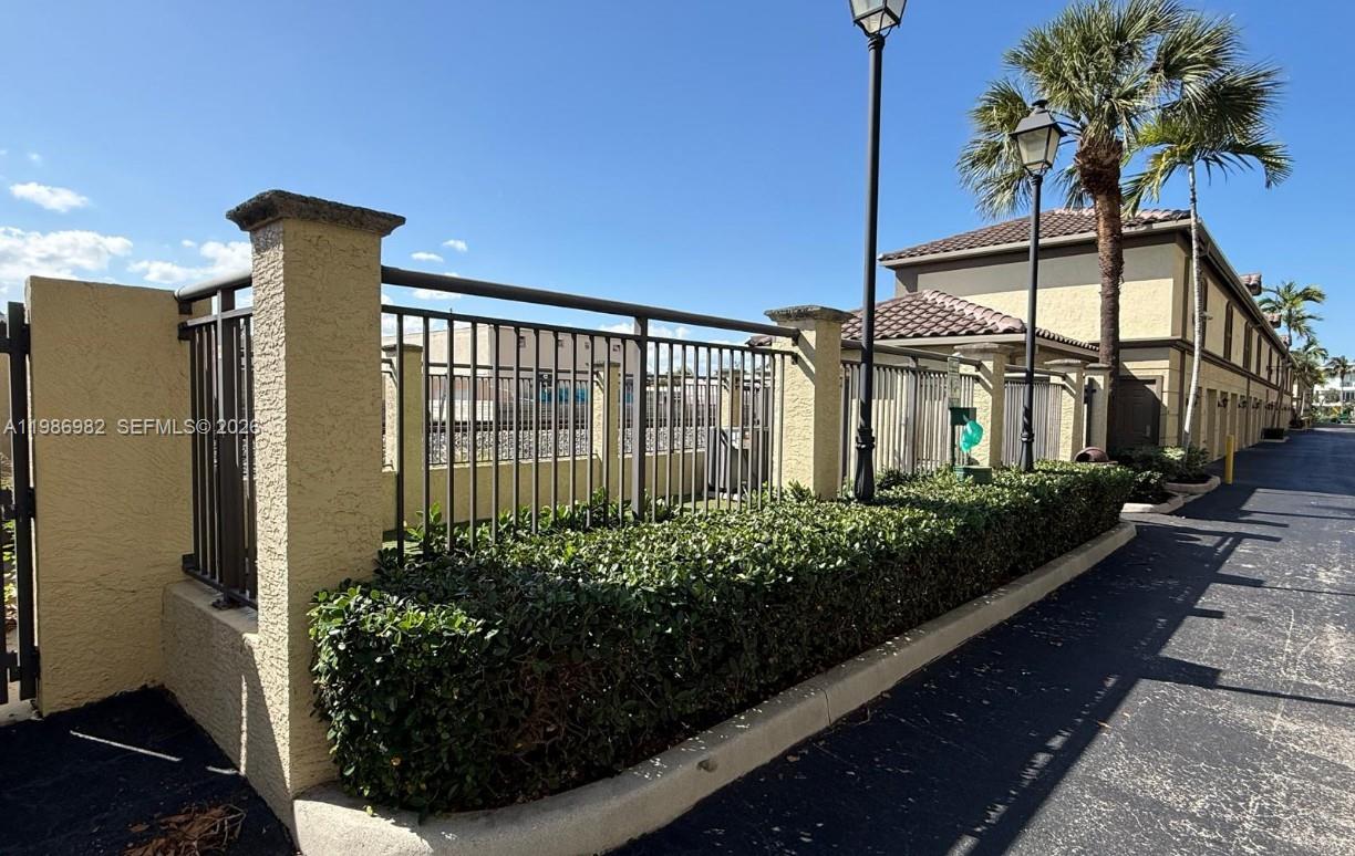 WILTON STATION RES CONDO - Residential