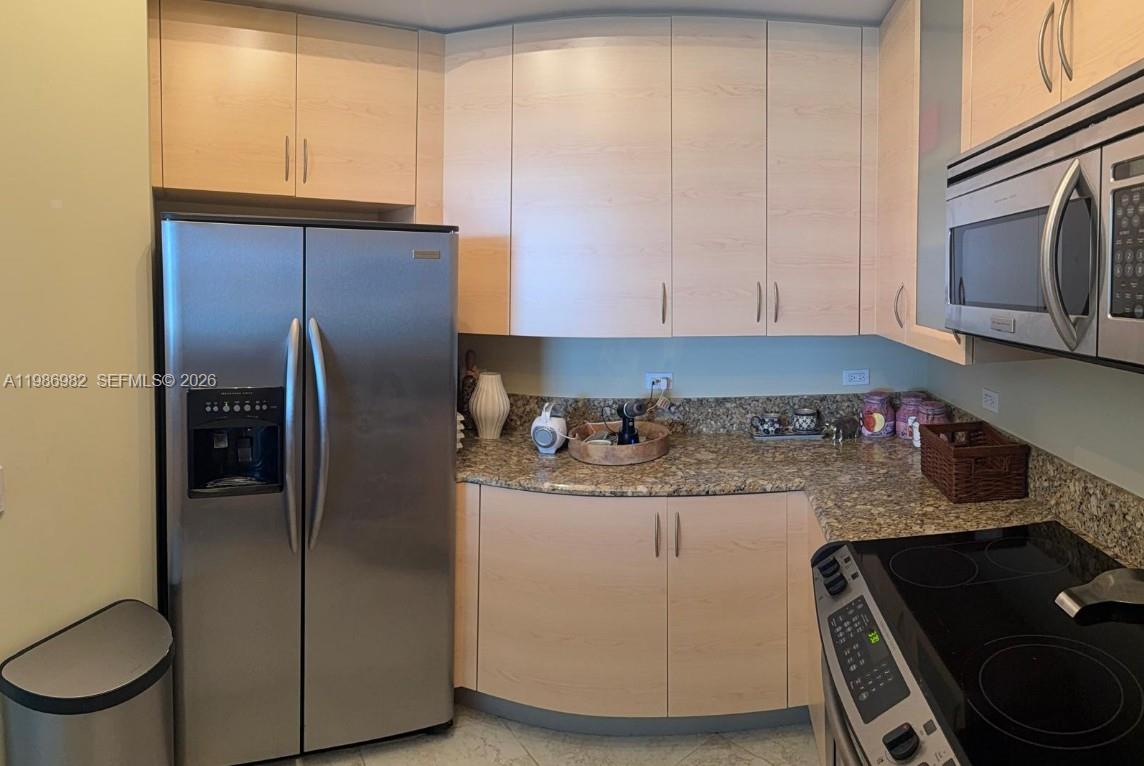 WILTON STATION RES CONDO - Residential