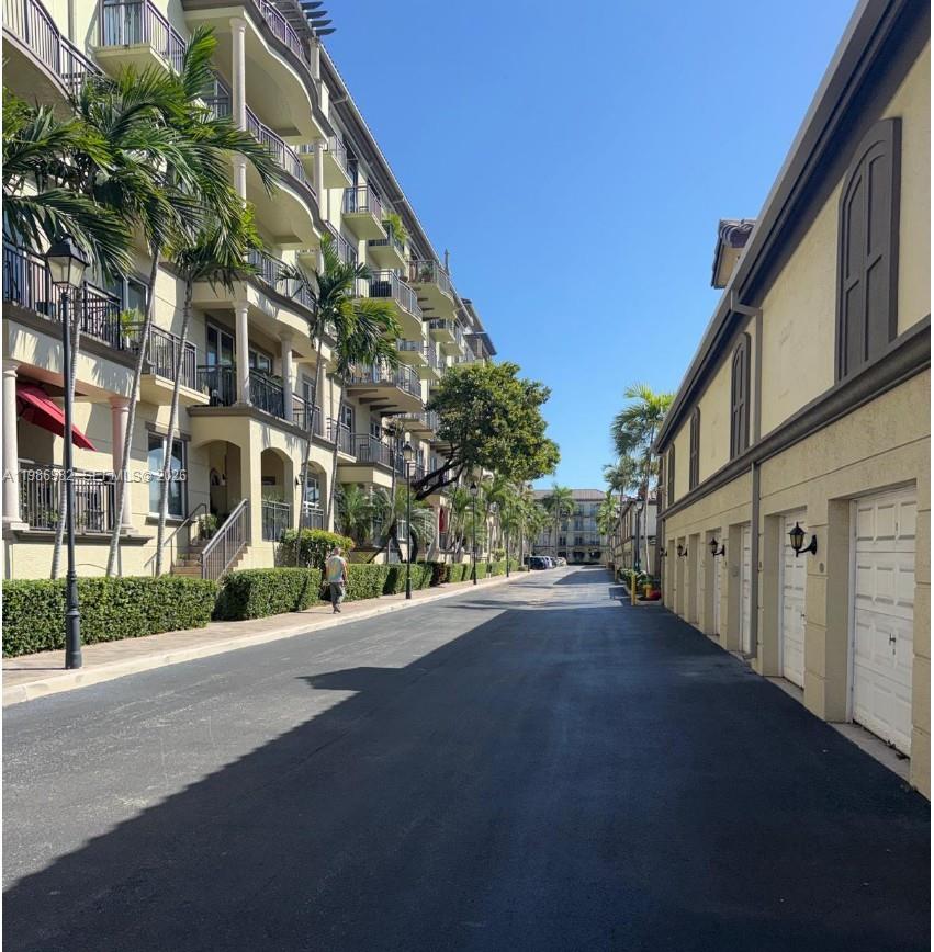 WILTON STATION RES CONDO - Residential