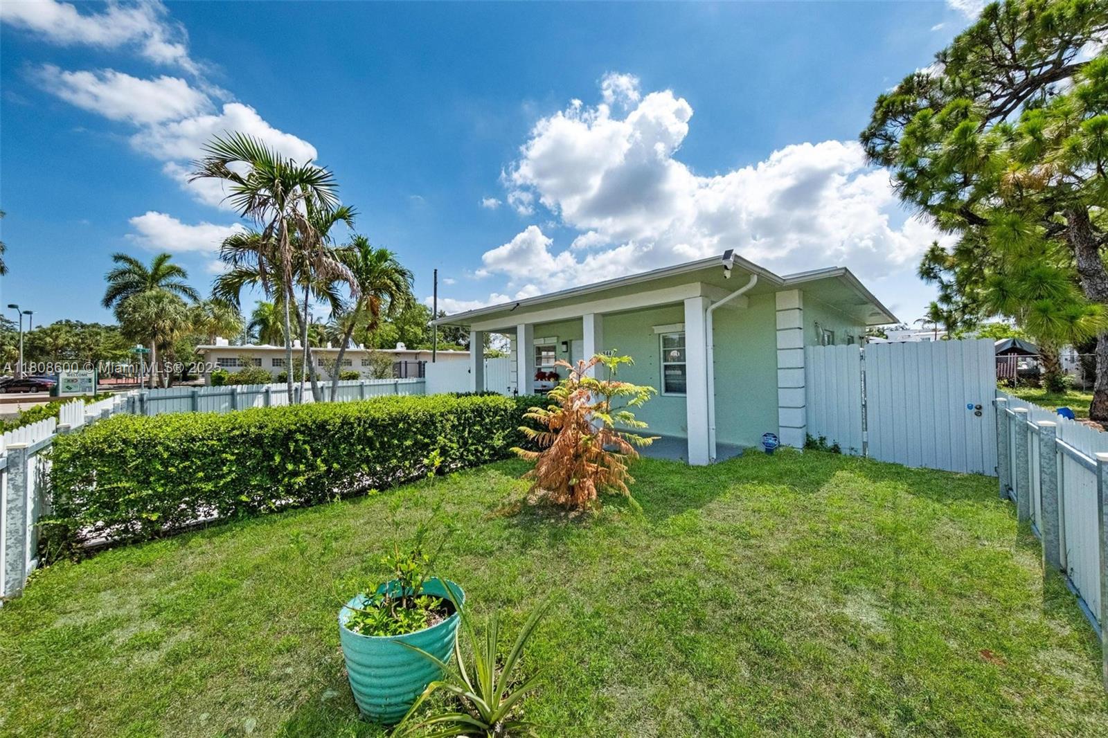 View photos, virtual tours, details... 844 NW 15th Ave
