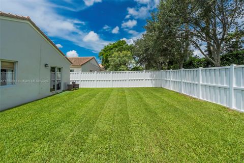 Single Family Residence in Miramar FL 12421 45th Dr Dr 27.jpg