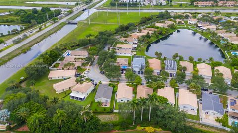 Single Family Residence in Miramar FL 12421 45th Dr Dr 43.jpg