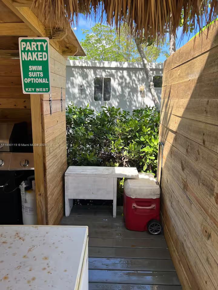 MANATEE BAY CLUB - Residential Lease