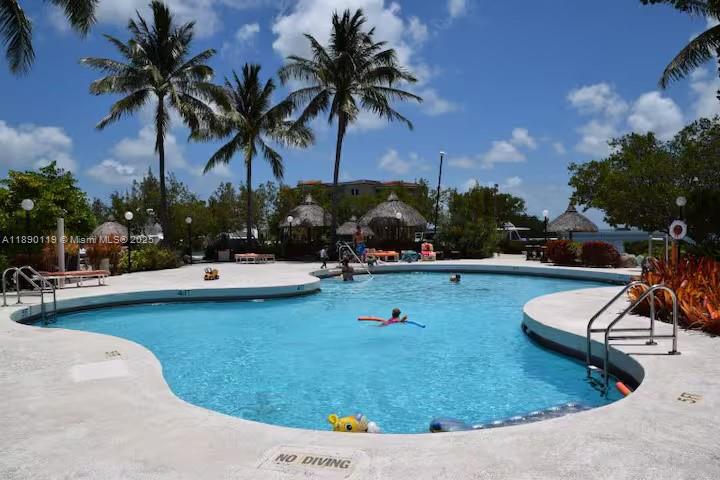 MANATEE BAY CLUB - Residential Lease