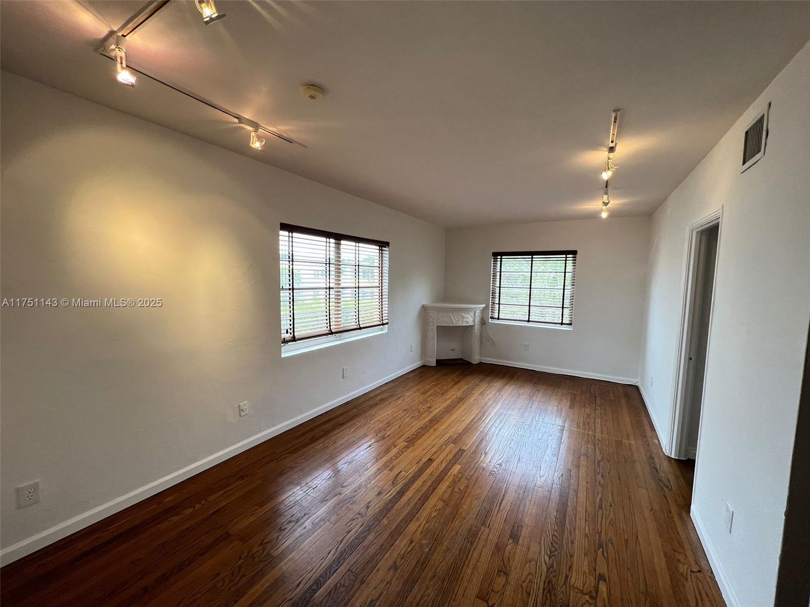 1535 MERIDIAN AVE CONDO - Residential