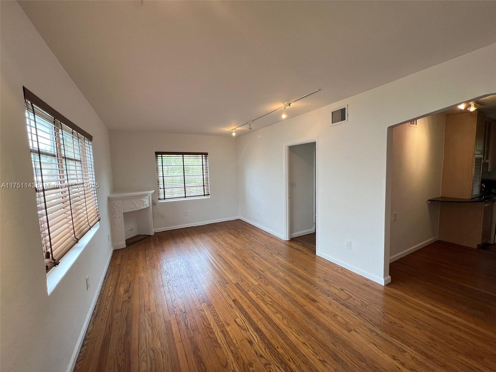 1535 MERIDIAN AVE CONDO - Residential
