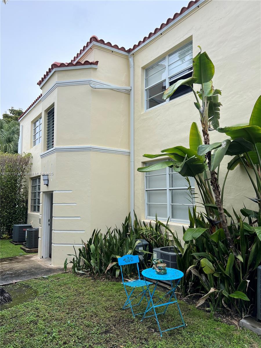 1535 MERIDIAN AVE CONDO - Residential